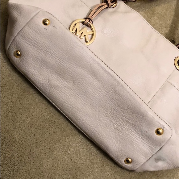 Michael Kors Pebbled Leather Jet Set Tote Bag - Picture 7 of 16